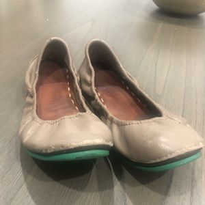 Size 9 taupe tieks
